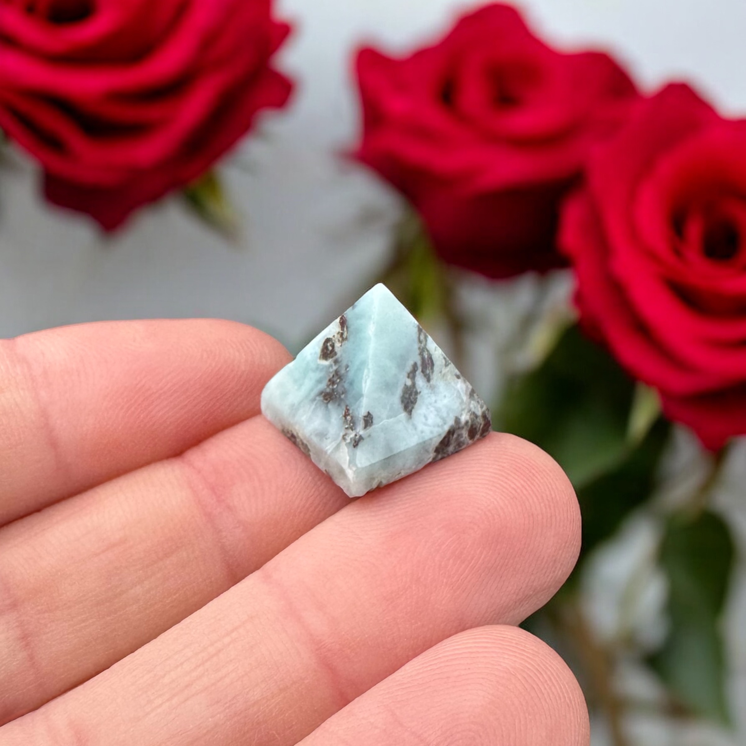 Larimar pyramide