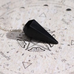 Ancient Witch Spell R�gelse � Succes med Sort Obsidianpendul
