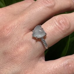 Morganit fors�lvet fingerring