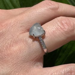 Morganit fors�lvet fingerring