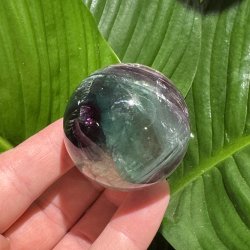 Regnbue fluorit kugle 47mm