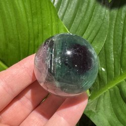 Regnbue fluorit kugle 47mm