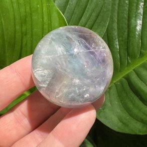 Regnbue fluorit kugle 47mm