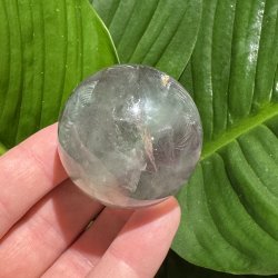 Regnbue fluorit kugle 46mm