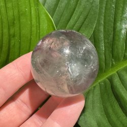 Regnbue fluorit kugle 46mm