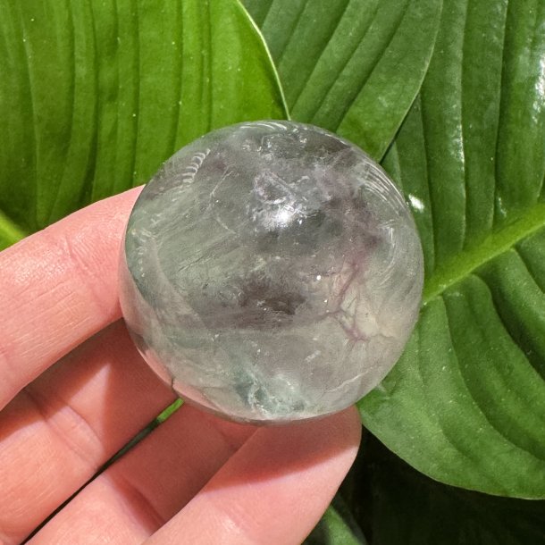 Regnbue fluorit kugle 46mm