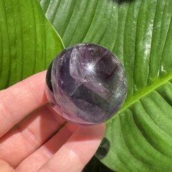 Regnbue fluorit kugle 47mm