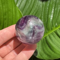 Regnbue fluorit kugle 46mm