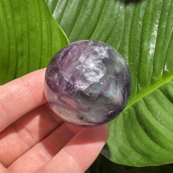 Regnbue fluorit kugle 46mm