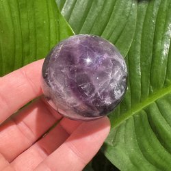 Regnbue fluorit kugle 46mm