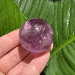 Regnbue fluorit kugle 41mm