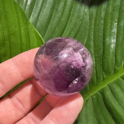Regnbue fluorit kugle 41mm