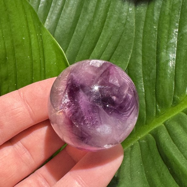 Regnbue fluorit kugle 41mm