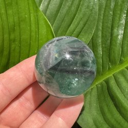 Regnbue fluorit kugle 46mm