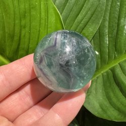 Regnbue fluorit kugle 46mm