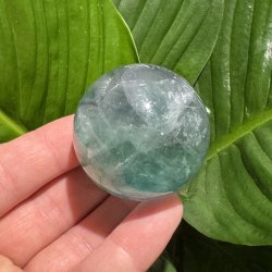 Regnbue fluorit kugle 46mm