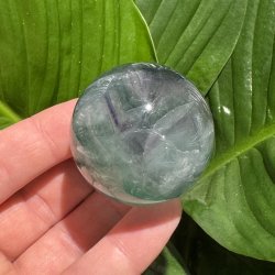 Regnbue fluorit kugle 46mm