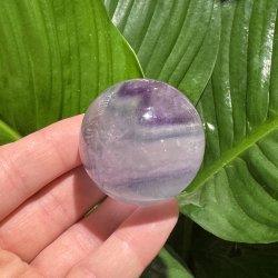 Regnbue fluorit kugle 46mm