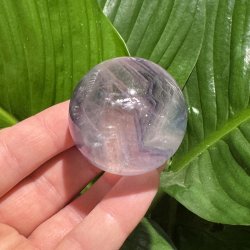 Regnbue fluorit kugle 46mm