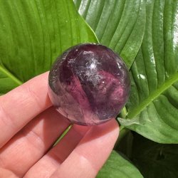 Regnbue fluorit kugle 44mm