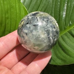 Prehnit kugle 54mm