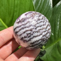 Zebra fluorit kugle 59mm