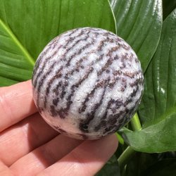 Zebra fluorit kugle 59mm