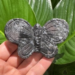 Granat i afasonit sommerfugl