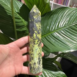  Serpentin t�rn med pyrit 185 mm