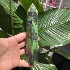  Serpentin t�rn med pyrit 185 mm