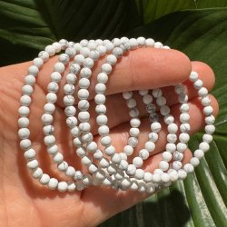 Hvid howlit armb�nd 4mm