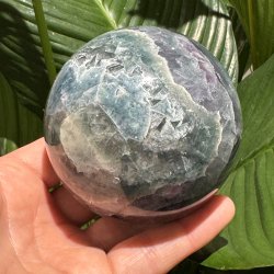 Regnbue fluorit kugle 86mm