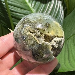 Prehnit kugle 68mm