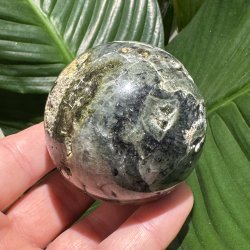 Prehnit kugle 61mm