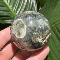 Prehnit kugle 61mm