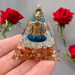 Orgone pyramide med Karneol og buddha