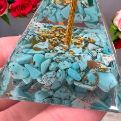 Orgone pyramide med  tyrkenit og malakit