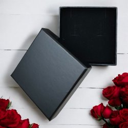 Flot matsort smykkeske