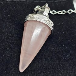 Kegleformet rosenkvarts pendul med kugle