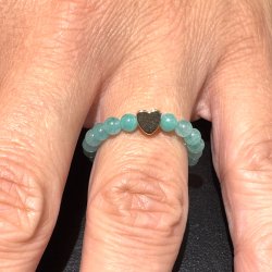 Amazonit ring p� elastik med hjerte