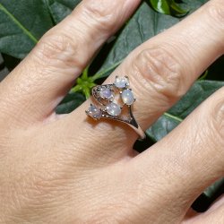 Opal fingerring