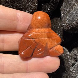 Rd jaspis buddha