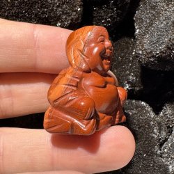 Rd jaspis buddha