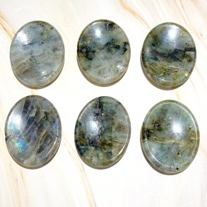 Labradorit worry stone