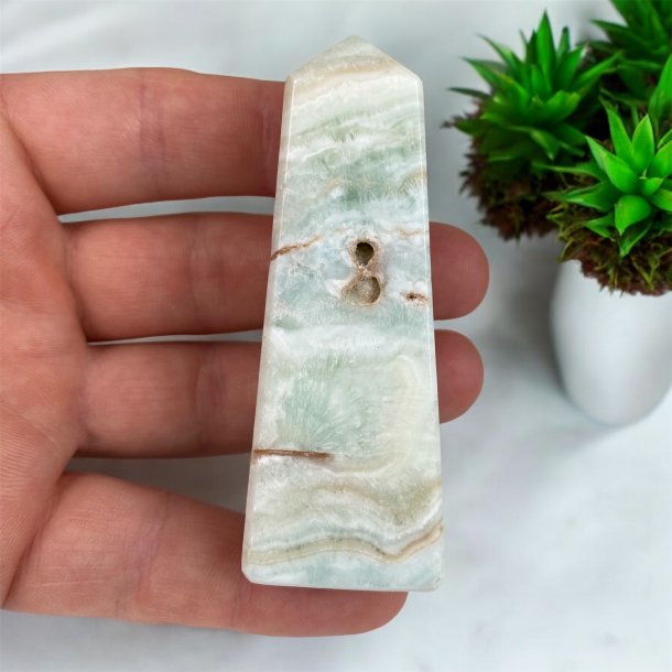 Caribisk calcit t�rn 78mm