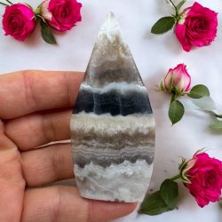 Bl stribet calcit freeform