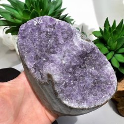 Ametyst klynge med poleret kant