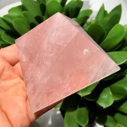 Rosenkvarts pyramide