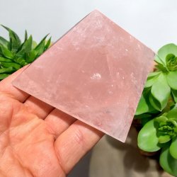 Rosenkvarts pyramide