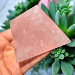 Rosenkvarts pyramide